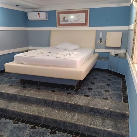 Bhaus Motel Марілія Екстер'єр фото